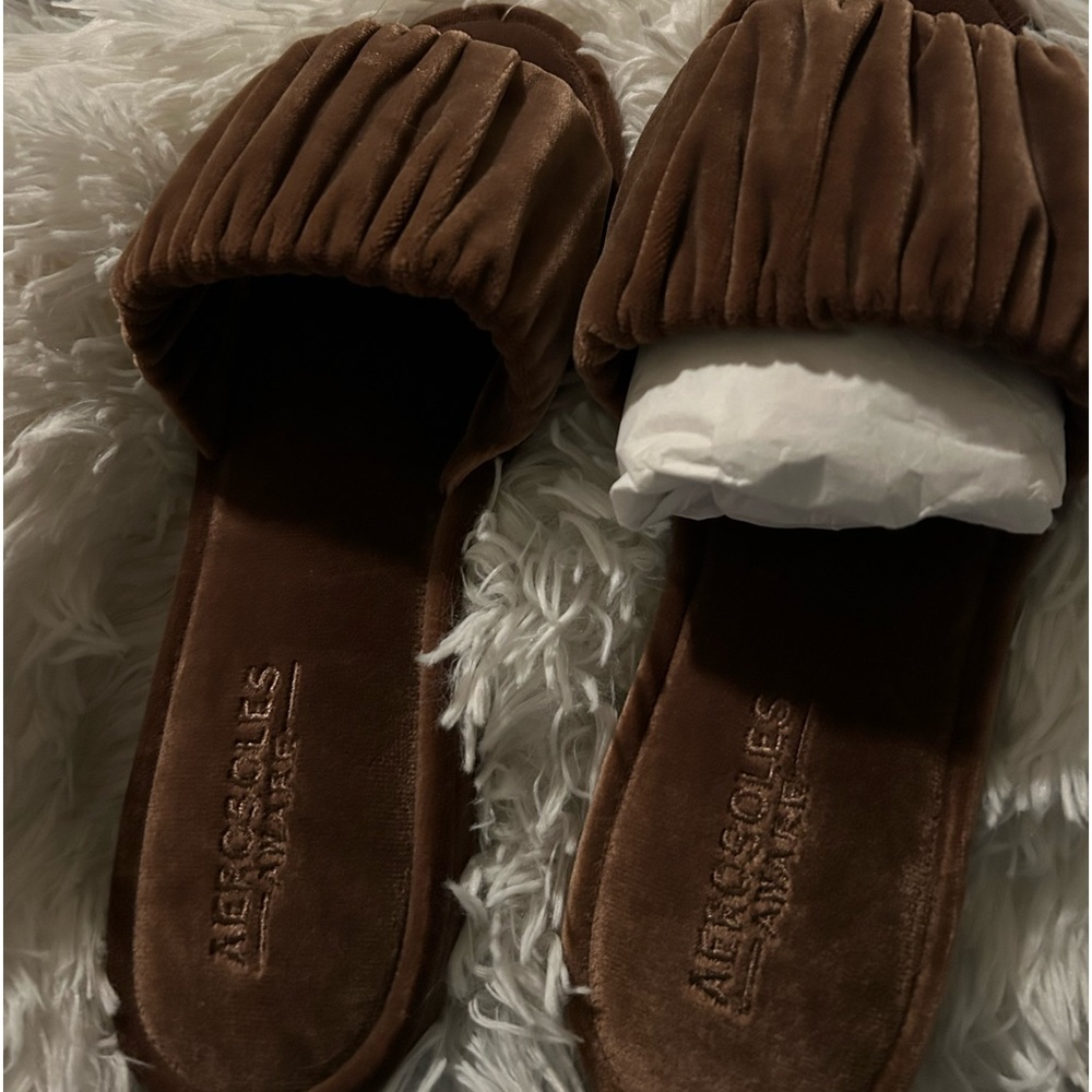New aerosoles. Rich velvet brown